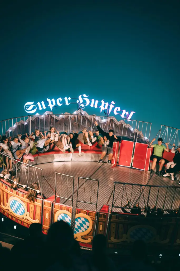 Ein Volksfest, das nach Sommer aussieht, Motiv 2
